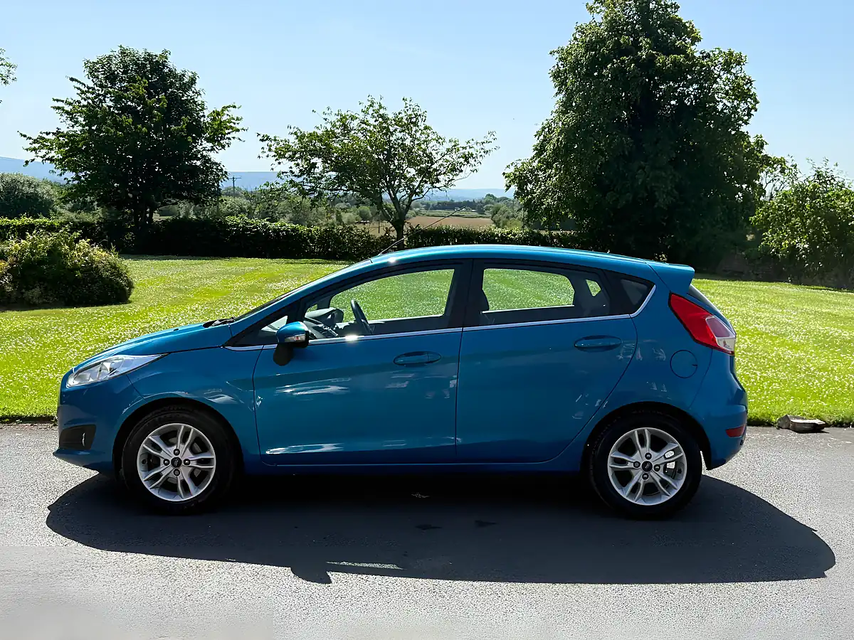 Used 2015 Ford Fiesta Zetec Turquoise - Interior and Exterior details 5