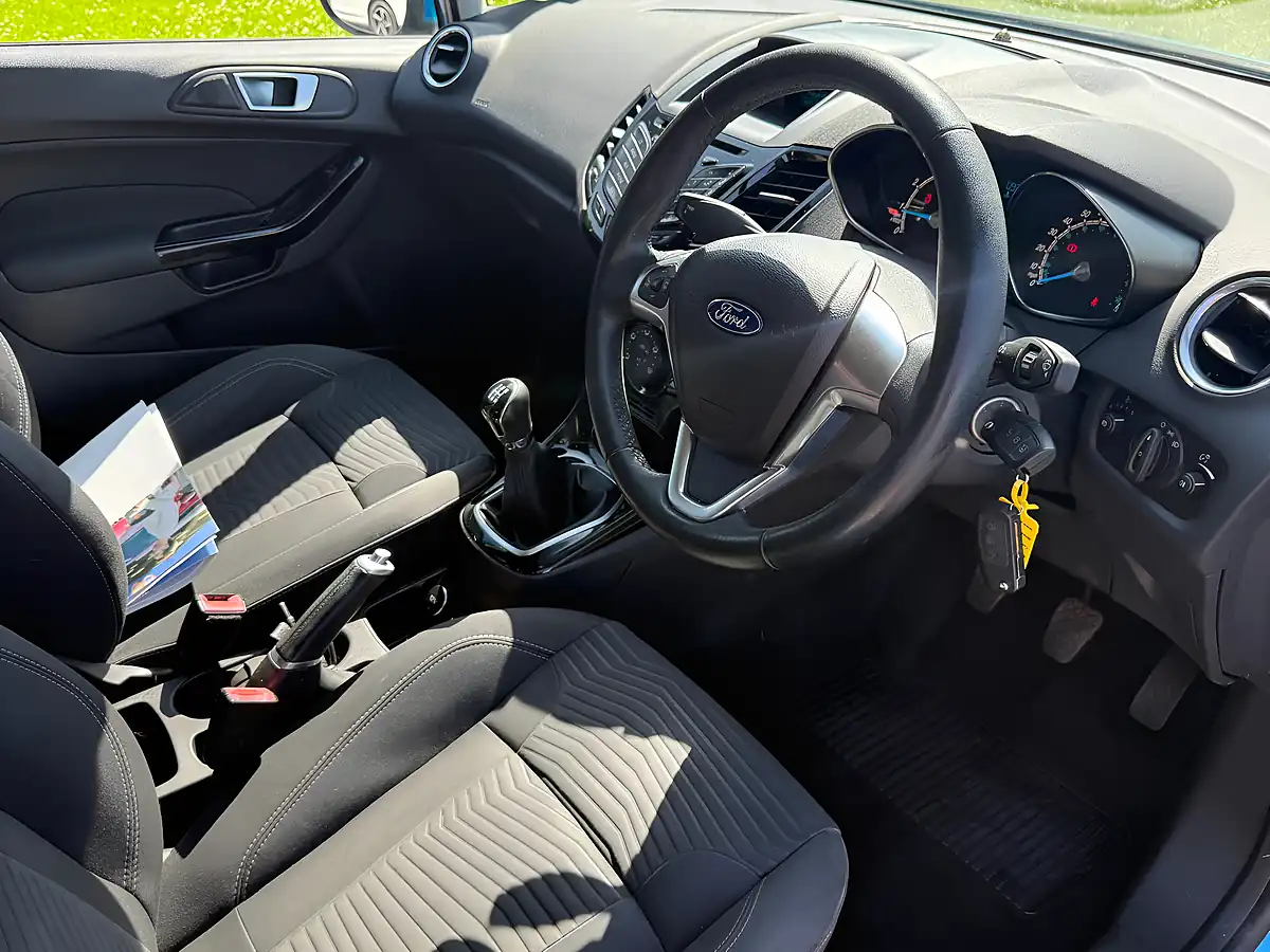 Used 2015 Ford Fiesta Zetec Turquoise - Interior and Exterior details 9