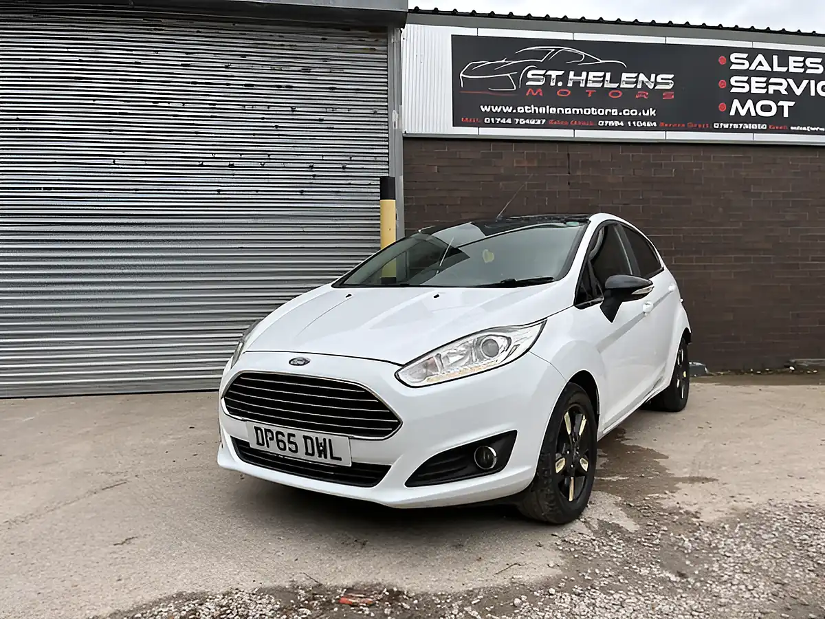 Used 2015 Ford Fiesta Zetec White Edition Autumn White - Front View