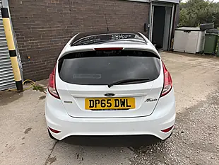 Used 2015 Ford Fiesta Zetec White Edition Autumn White - Interior and Exterior details 12