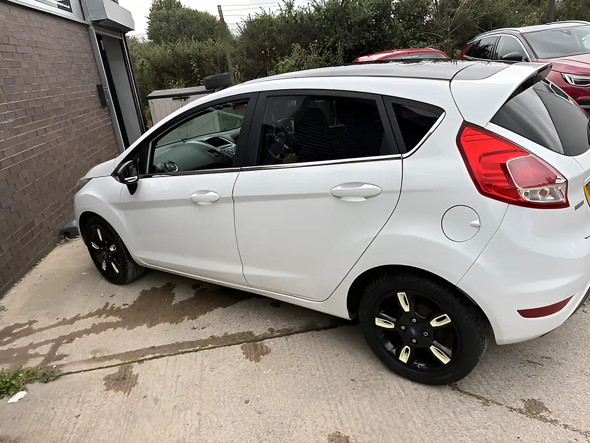 Used 2015 Ford Fiesta Zetec White Edition Autumn White - Interior and Exterior details 14