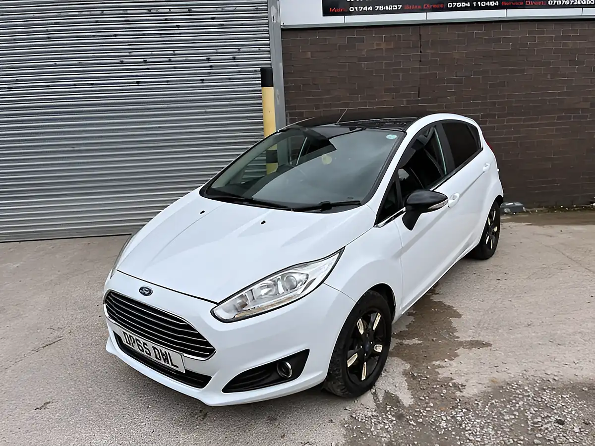 Used 2015 Ford Fiesta Zetec White Edition Autumn White - Interior and Exterior details 5
