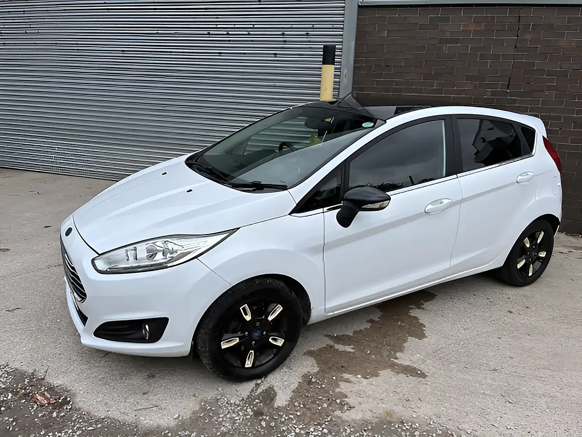 Used 2015 Ford Fiesta Zetec White Edition Autumn White - Interior and Exterior details 6