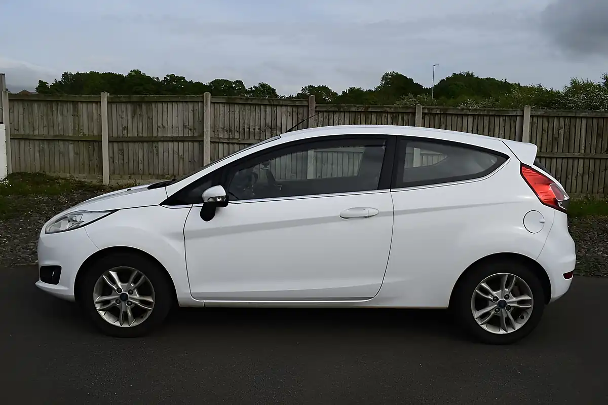 Used 2015 Ford Fiesta Zetec White - Interior and Exterior details 11