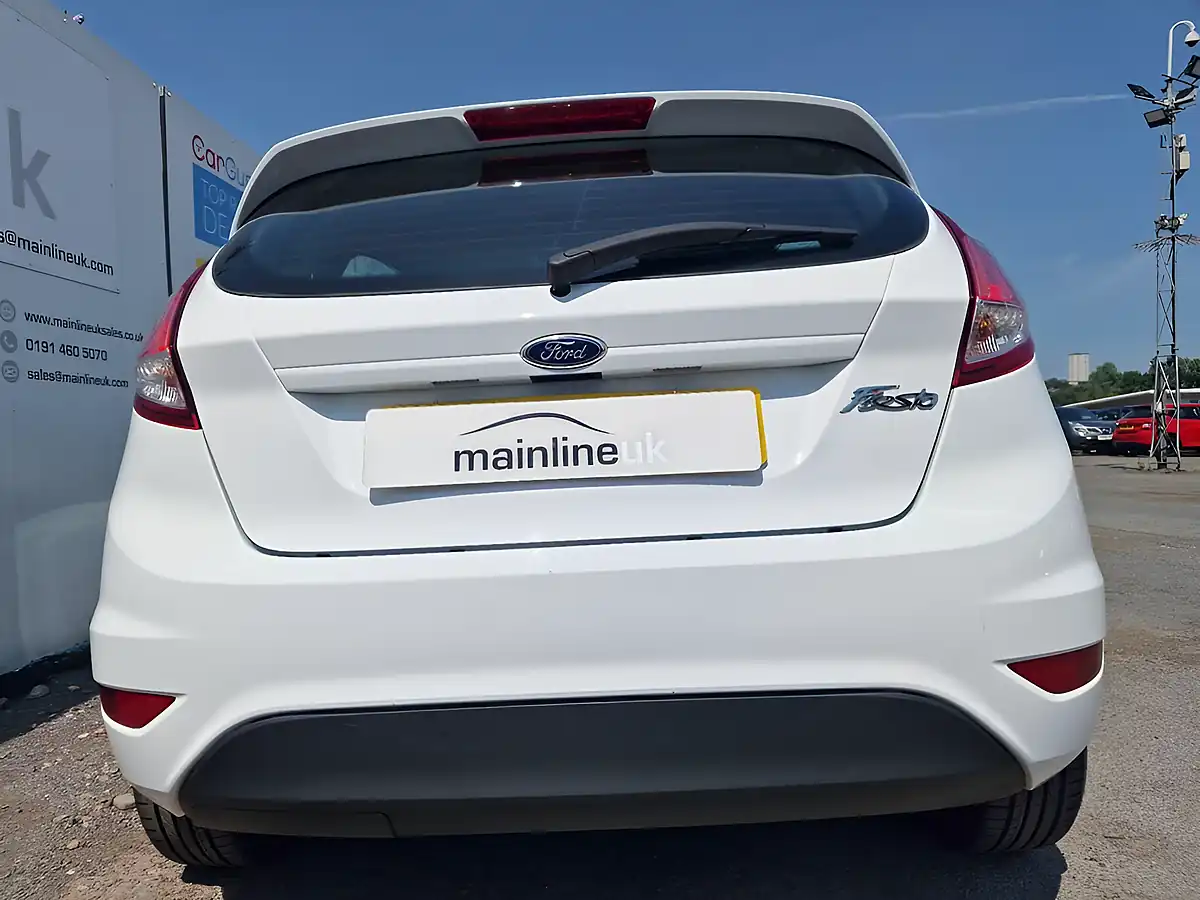 Used 2015 Ford Fiesta Zetec White - Interior and Exterior details 10
