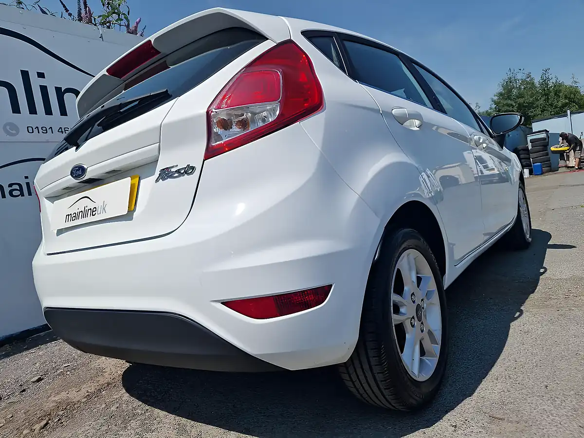 Used 2015 Ford Fiesta Zetec White - Interior and Exterior details 11