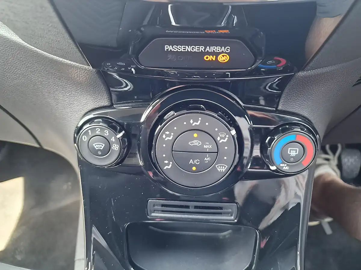 Used 2015 Ford Fiesta Zetec White - Interior and Exterior details 17