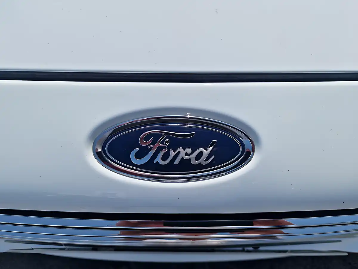 Used 2015 Ford Fiesta Zetec White - Interior and Exterior details 18