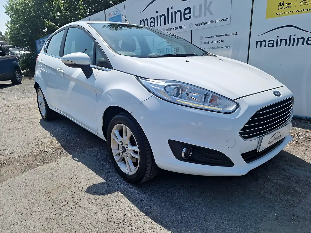 Used 2015 Ford Fiesta Zetec White - Interior and Exterior details 6