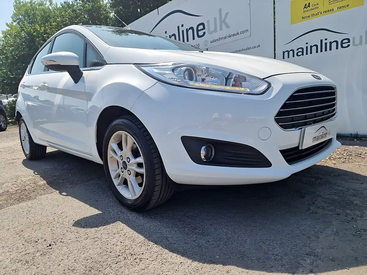 Used 2015 Ford Fiesta Zetec White - Interior and Exterior details 7