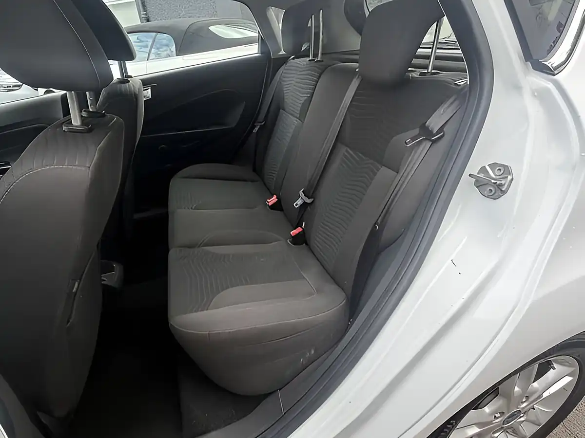 Used 2015 Ford Fiesta Zetec White - Interior and Exterior details 13