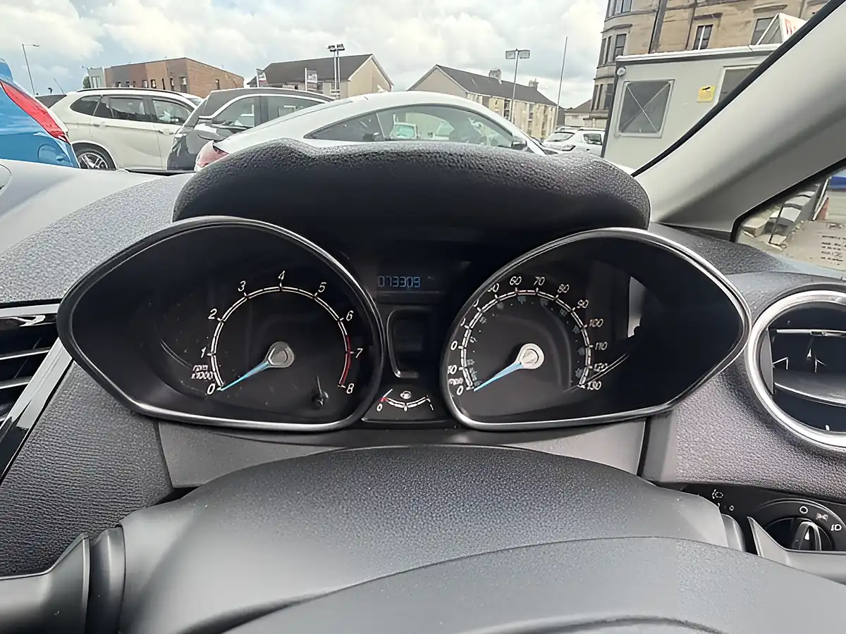 Used 2015 Ford Fiesta Zetec White - Interior and Exterior details 14