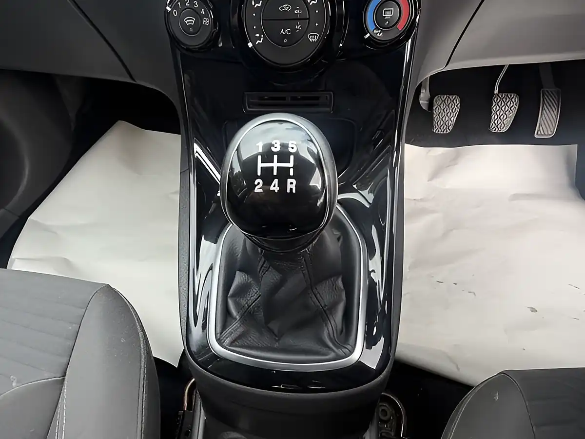 Used 2015 Ford Fiesta Zetec White - Interior and Exterior details 16