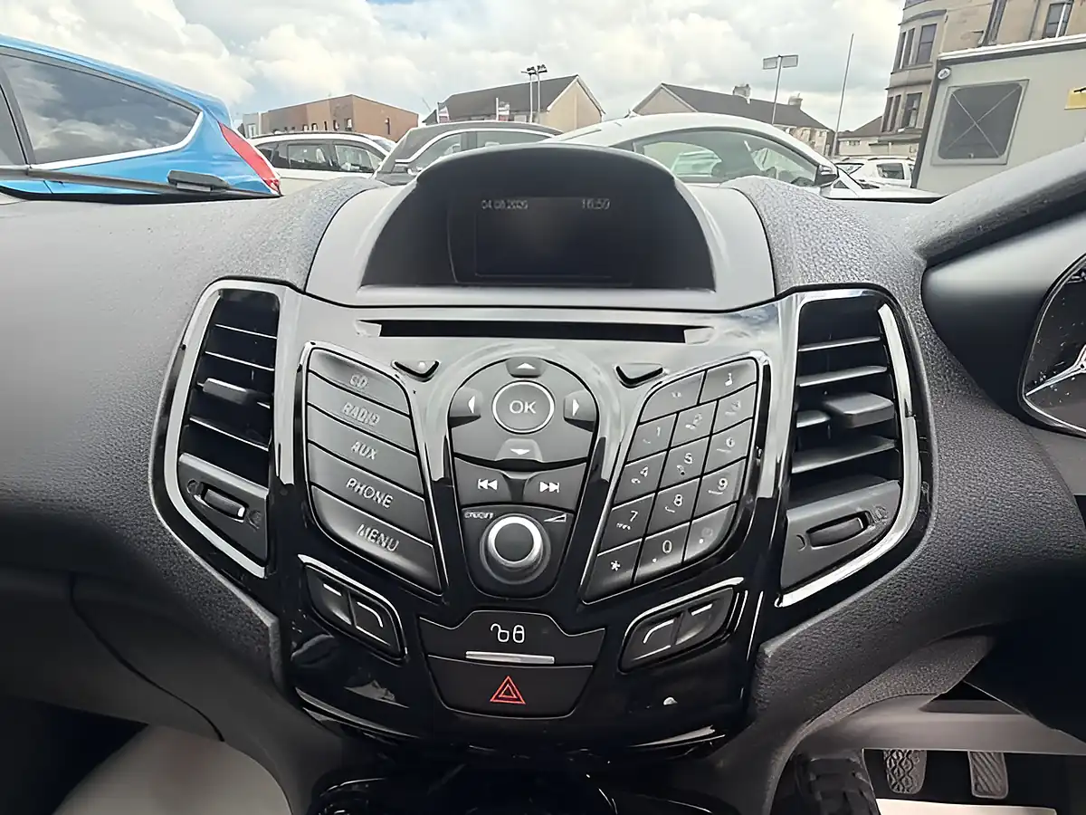 Used 2015 Ford Fiesta Zetec White - Interior and Exterior details 18