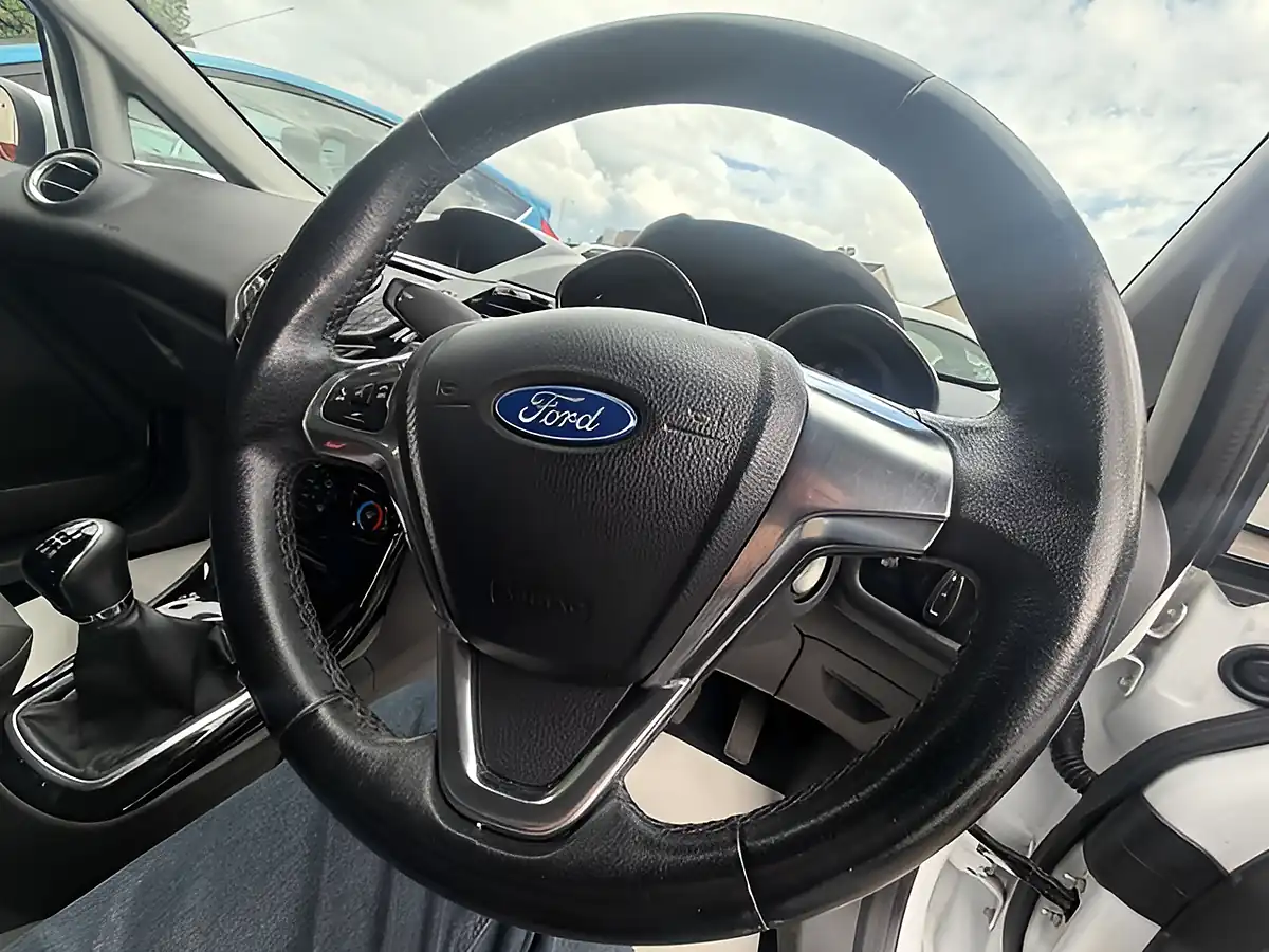 Used 2015 Ford Fiesta Zetec White - Interior and Exterior details 19