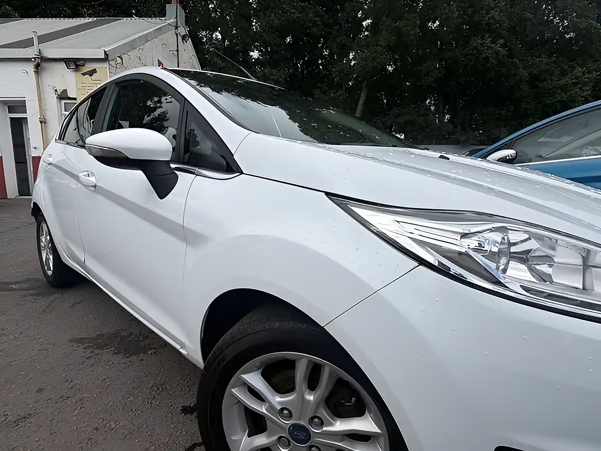 Used 2015 Ford Fiesta Zetec White - Interior and Exterior details 7