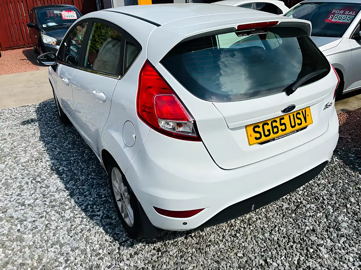 Used 2015 Ford Fiesta Zetec White - Interior and Exterior details 10