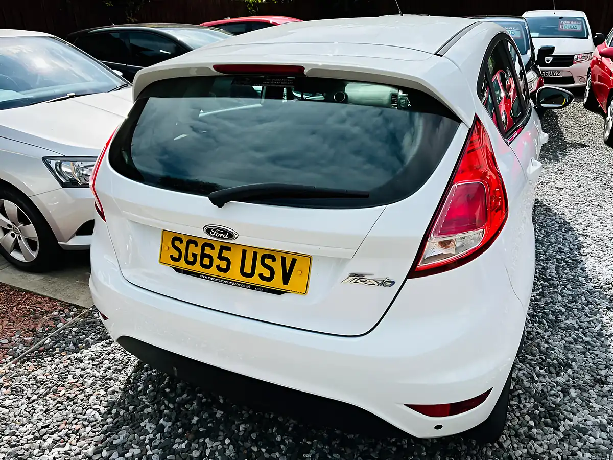 Used 2015 Ford Fiesta Zetec White - Interior and Exterior details 17