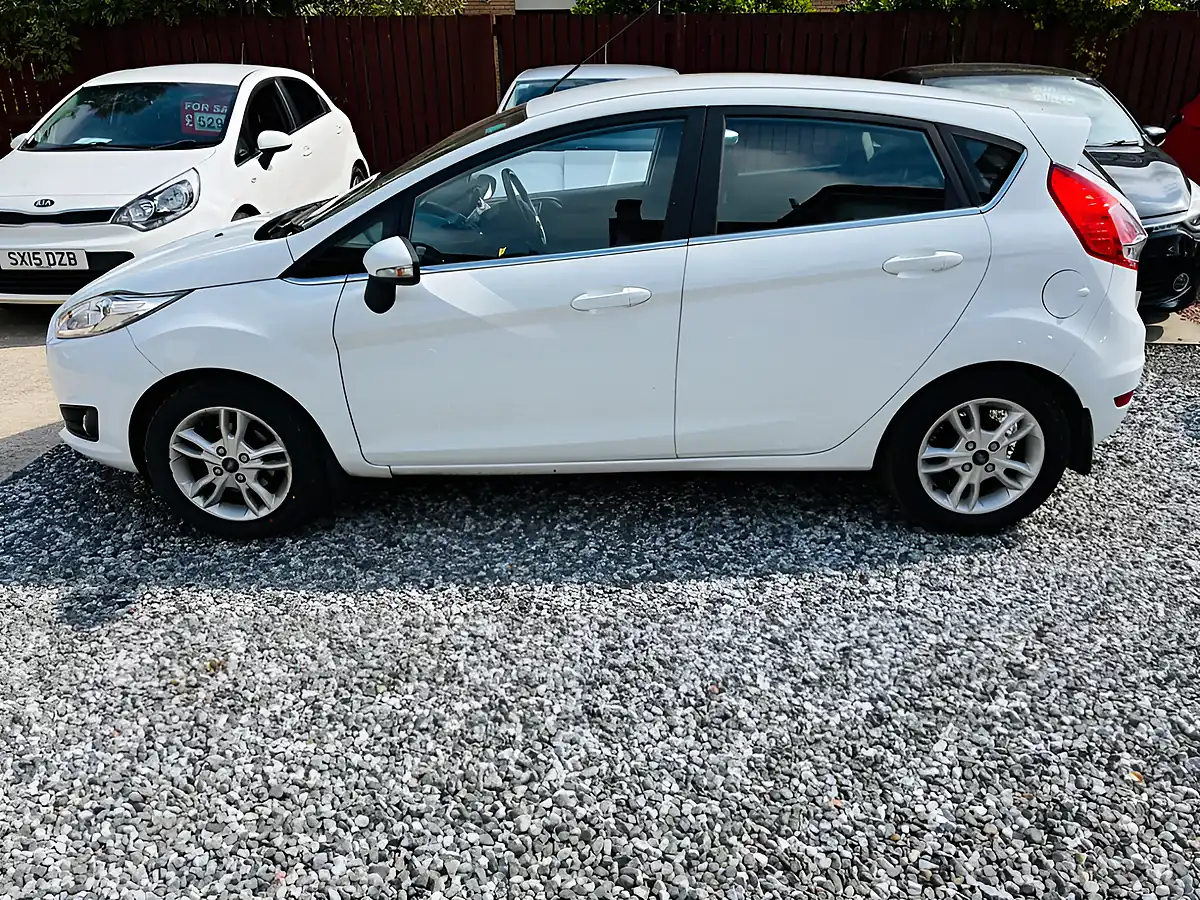 Used 2015 Ford Fiesta Zetec White - Interior and Exterior details 8