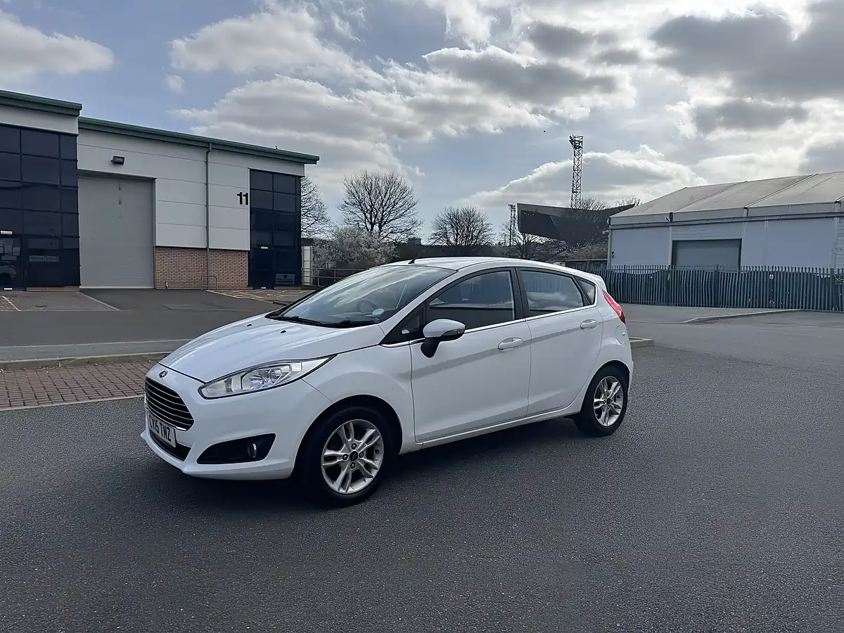 Used 2015 Ford Fiesta Zetec White - Interior and Exterior details 17
