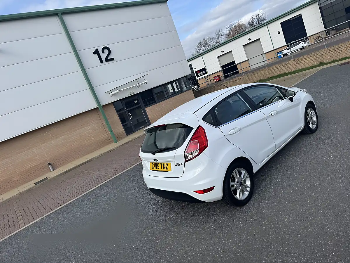 Used 2015 Ford Fiesta Zetec White - Interior and Exterior details 8