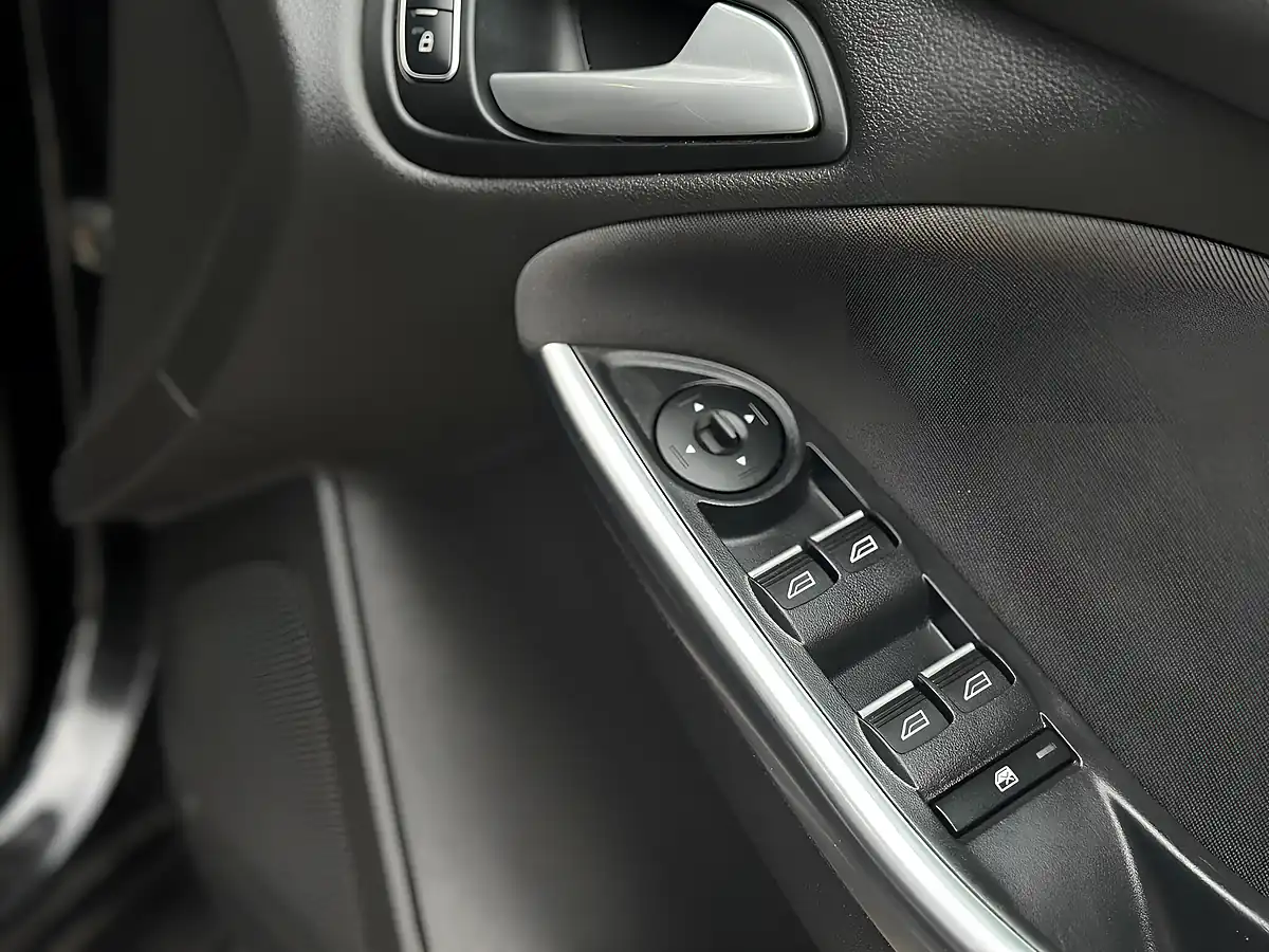 Used 2015 Ford Focus ST-1 Black - Interior and Exterior details 15