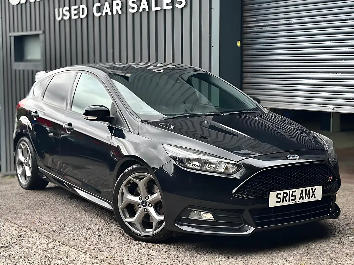 Used 2015 Ford Focus ST-1 Black - Interior and Exterior details 16