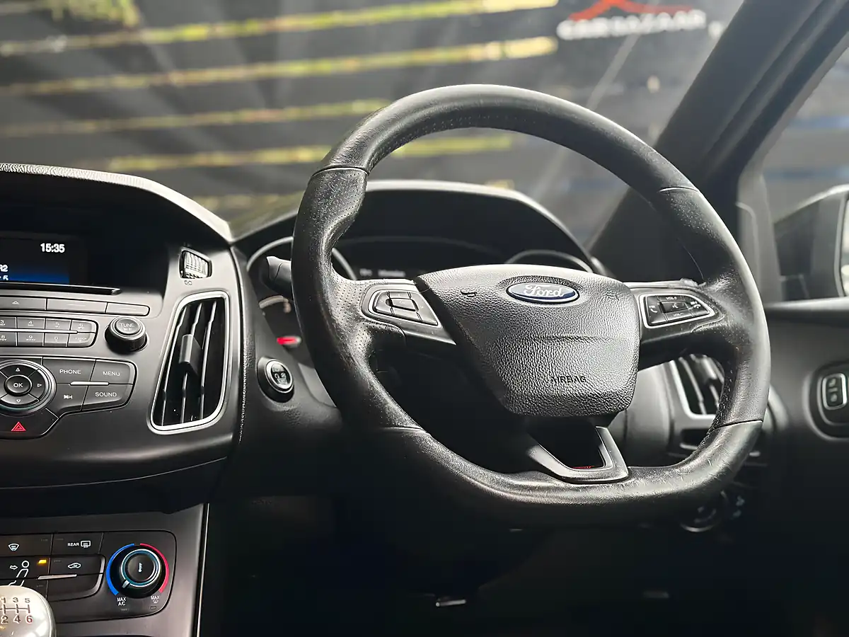 Used 2015 Ford Focus ST-1 Black - Interior and Exterior details 17