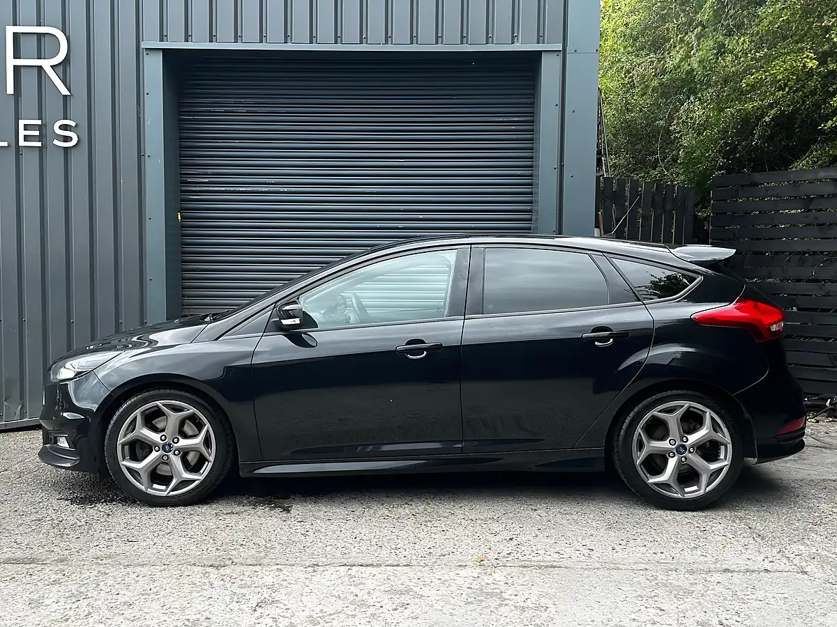Used 2015 Ford Focus ST-1 Black - Interior and Exterior details 5