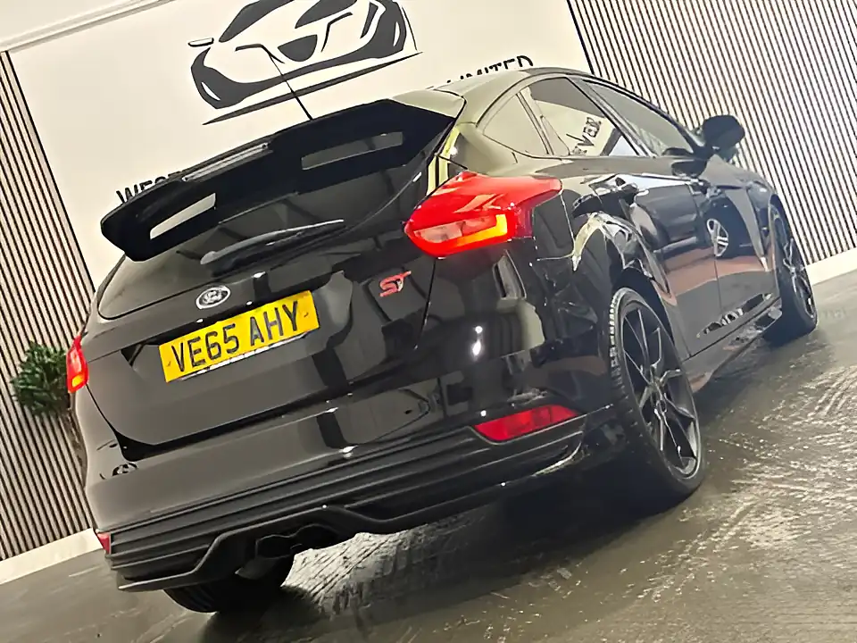 Used 2015 Ford Focus ST-2 Black - Interior and Exterior details 13