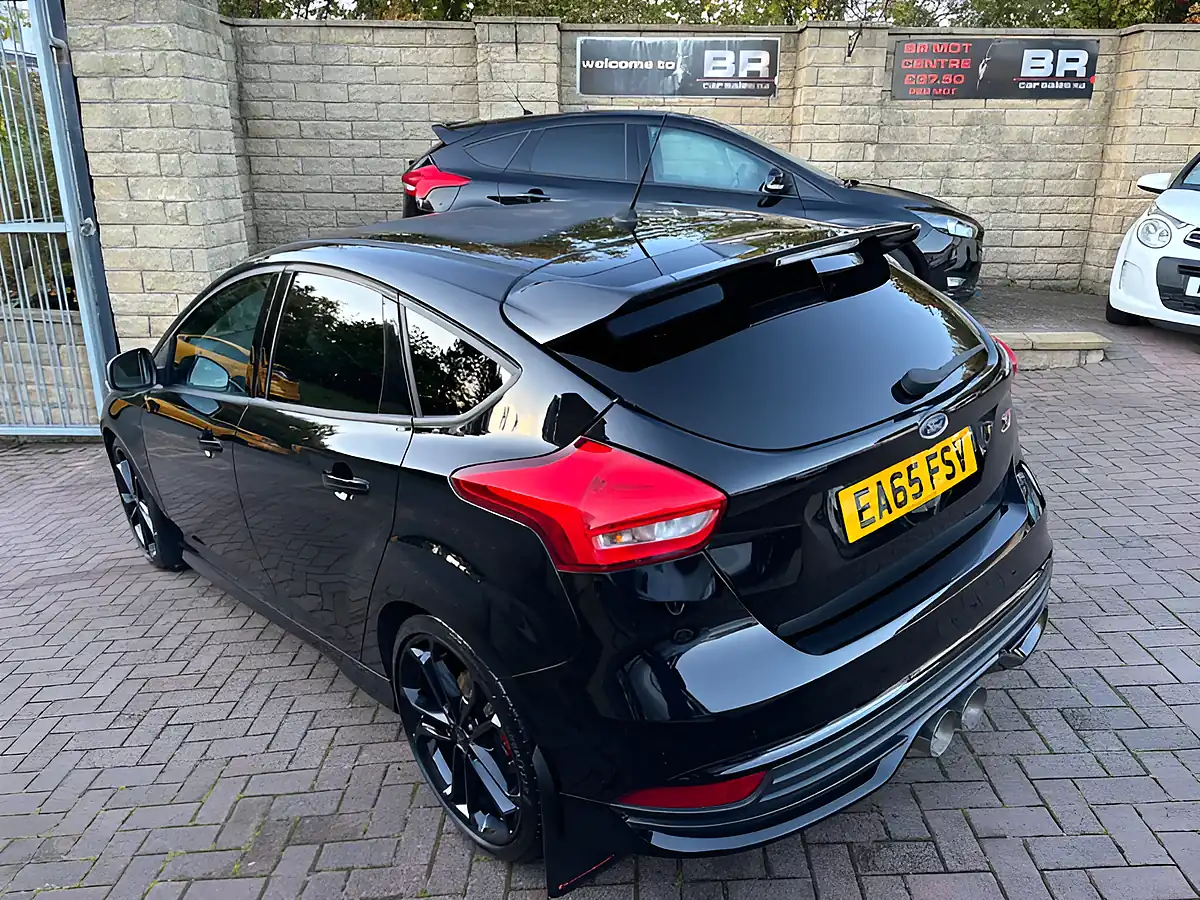 Used 2015 Ford Focus ST-2 Black - Interior and Exterior details 7