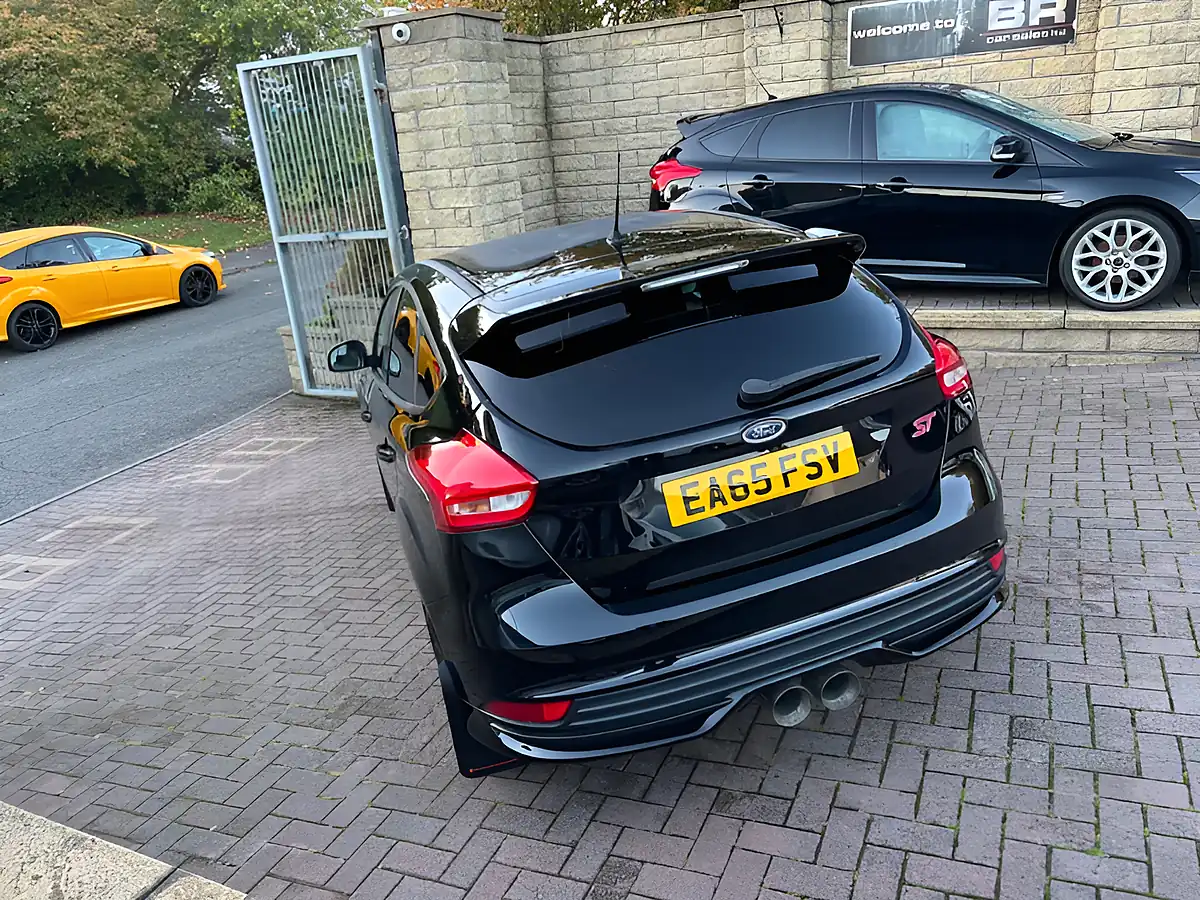 Used 2015 Ford Focus ST-2 Black - Interior and Exterior details 8