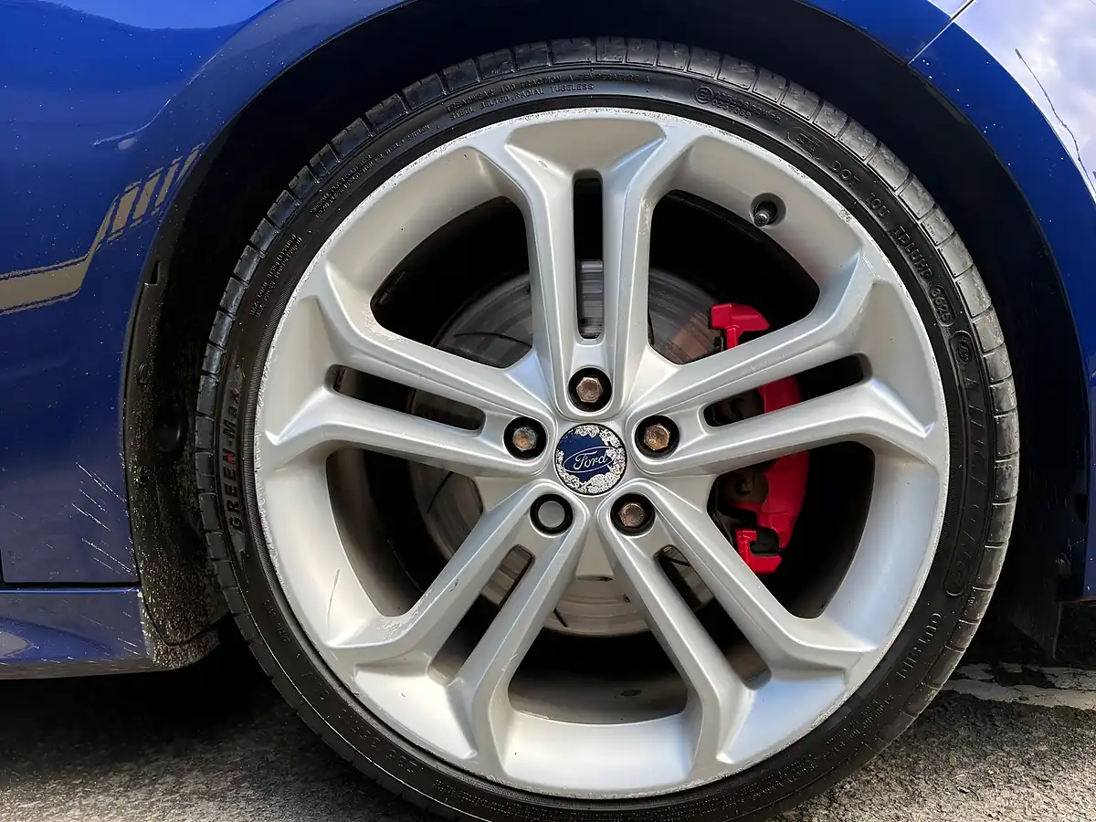 Used 2015 Ford Focus ST-2 Blue - Interior and Exterior details 19