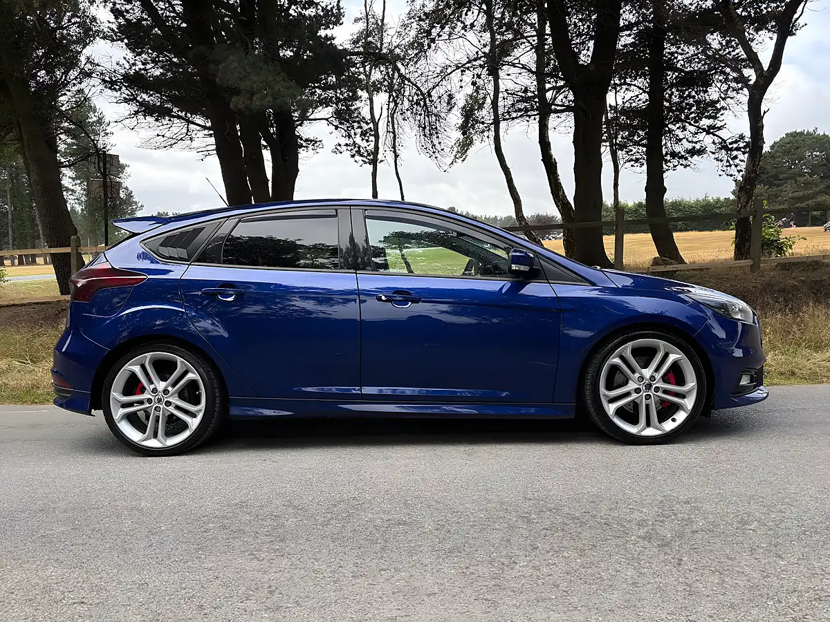 Used 2015 Ford Focus ST-2 Blue - Interior and Exterior details 4