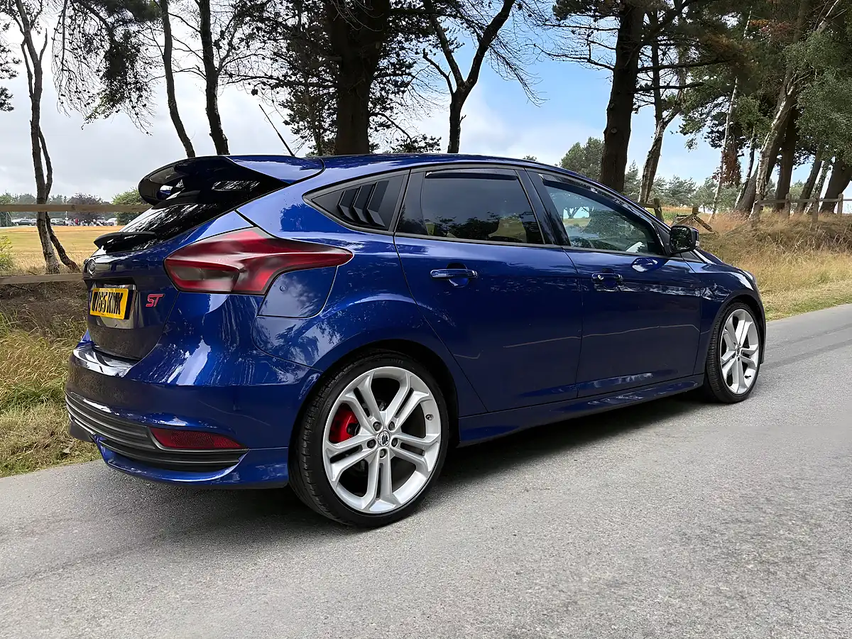 Used 2015 Ford Focus ST-2 Blue - Interior and Exterior details 6