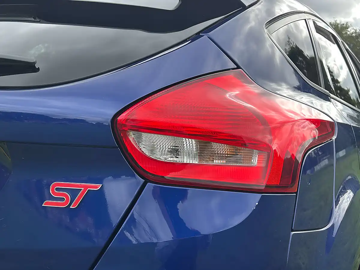 Used 2015 Ford Focus ST-2 Blue - Interior and Exterior details 12