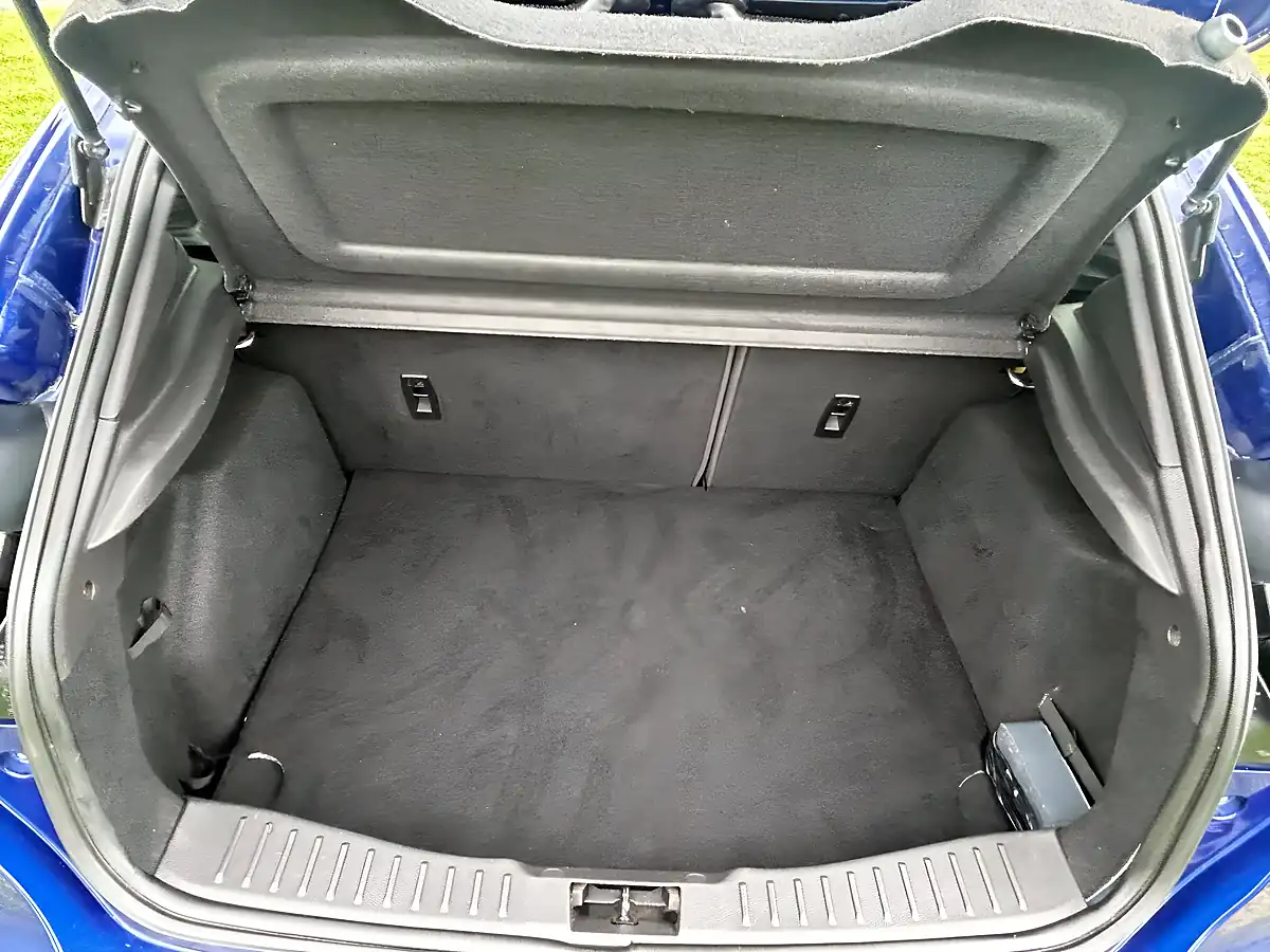 Used 2015 Ford Focus ST-2 Blue - Interior and Exterior details 13