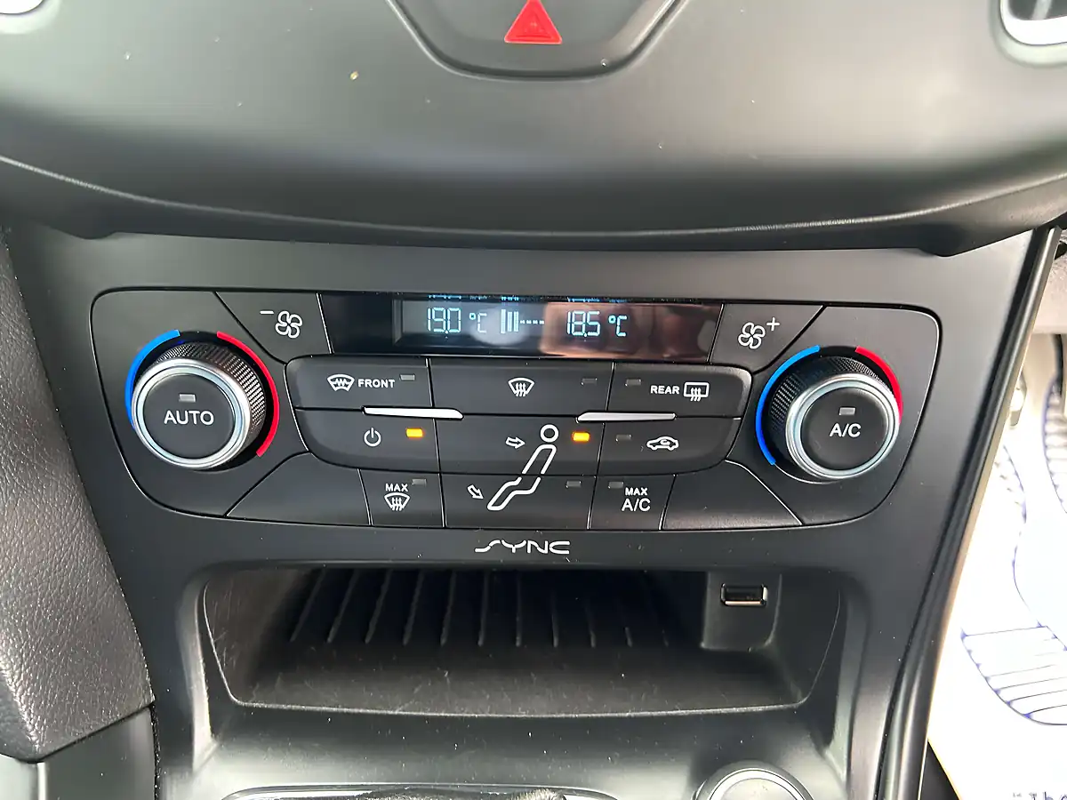 Used 2015 Ford Focus ST-2 Blue - Interior and Exterior details 16