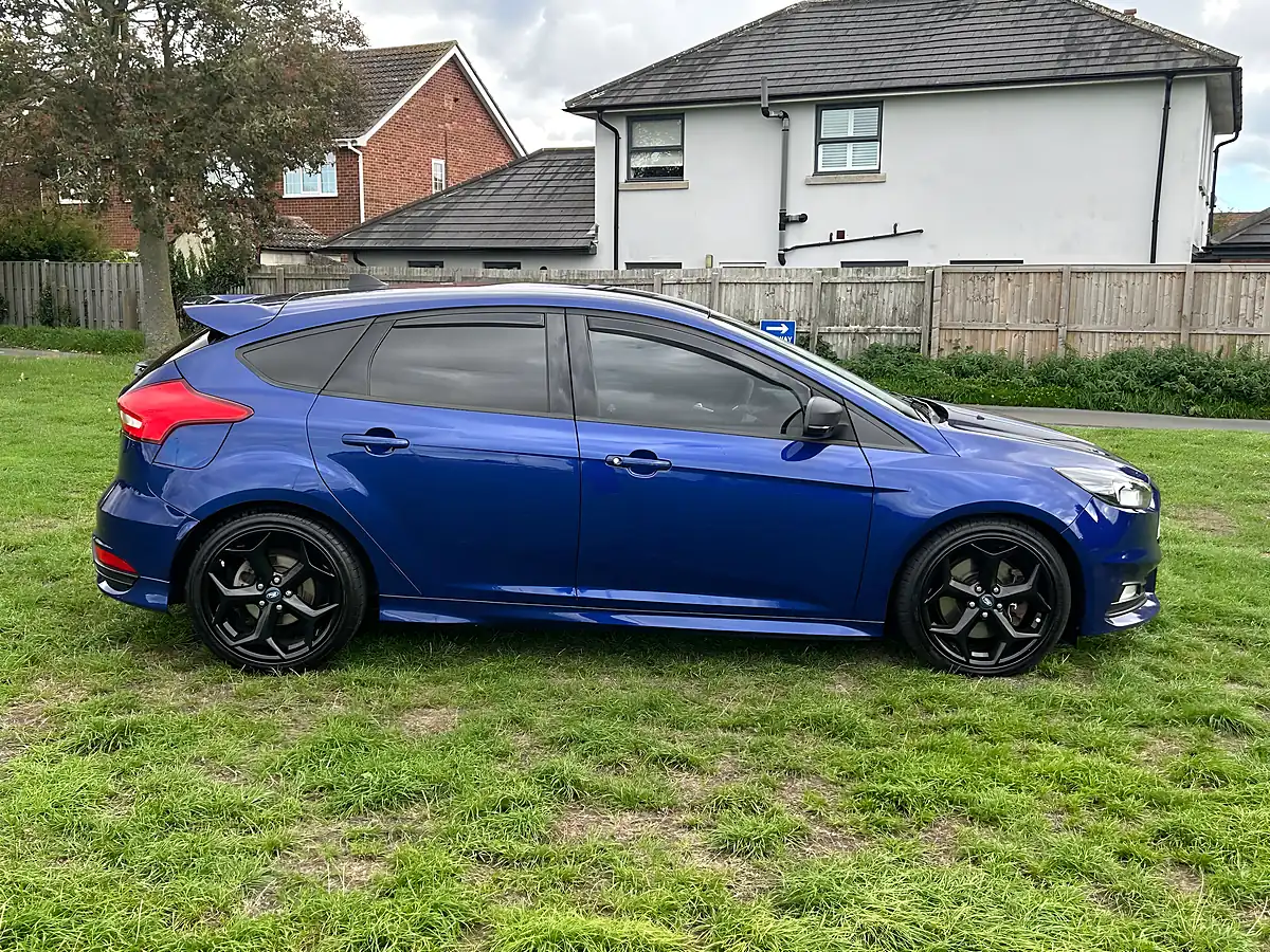 Used 2015 Ford Focus ST-2 Blue - Interior and Exterior details 4