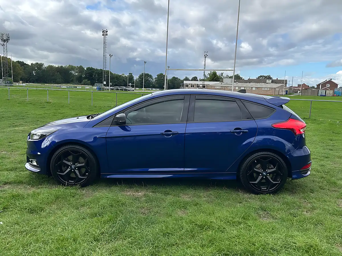Used 2015 Ford Focus ST-2 Blue - Interior and Exterior details 8