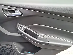 Used 2015 Ford Focus ST-2 Blue - Interior and Exterior details 16