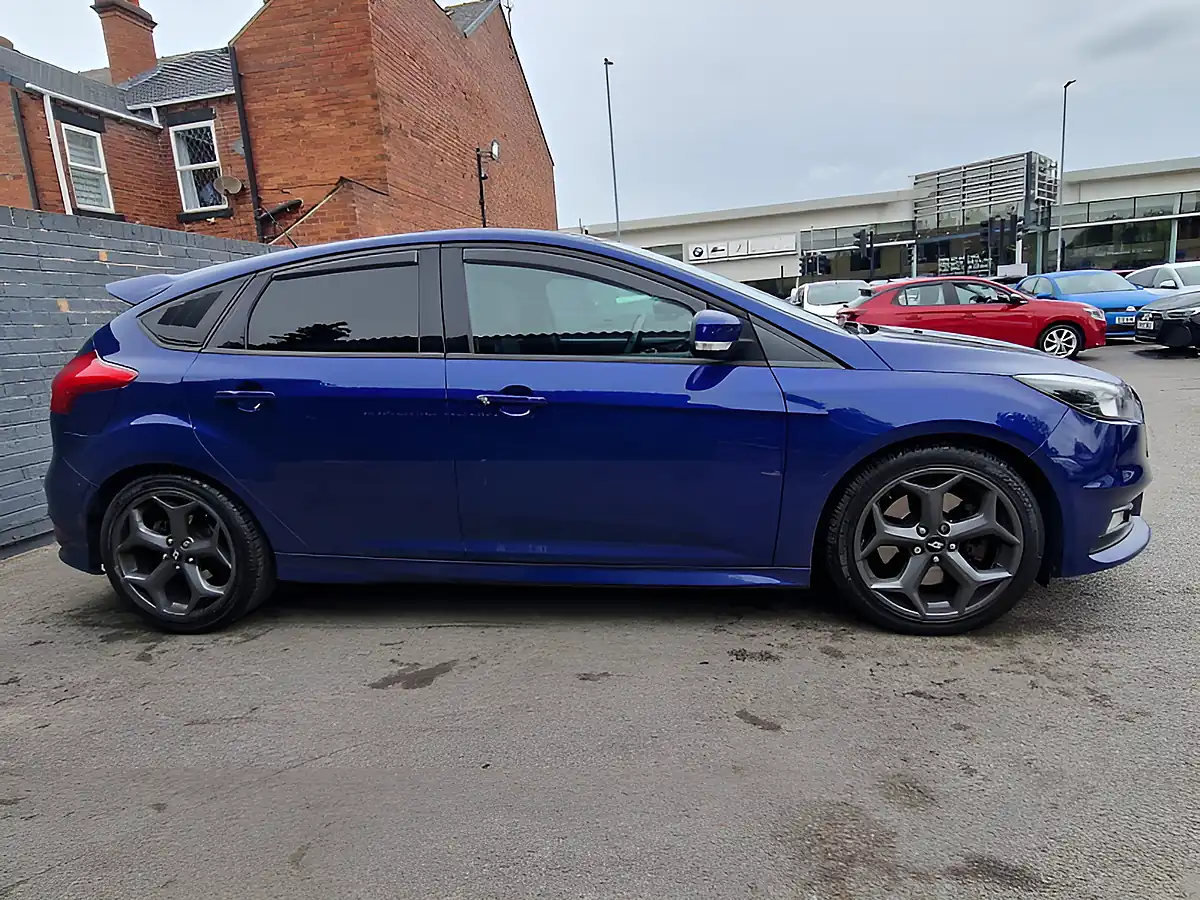 Used 2015 Ford Focus ST-2 Blue - Interior and Exterior details 7