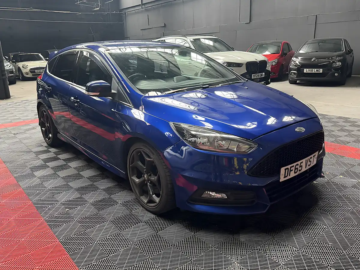 Used 2015 Ford Focus ST-2 Blue - Interior and Exterior details 2