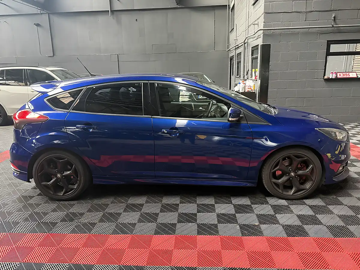 Used 2015 Ford Focus ST-2 Blue - Interior and Exterior details 6