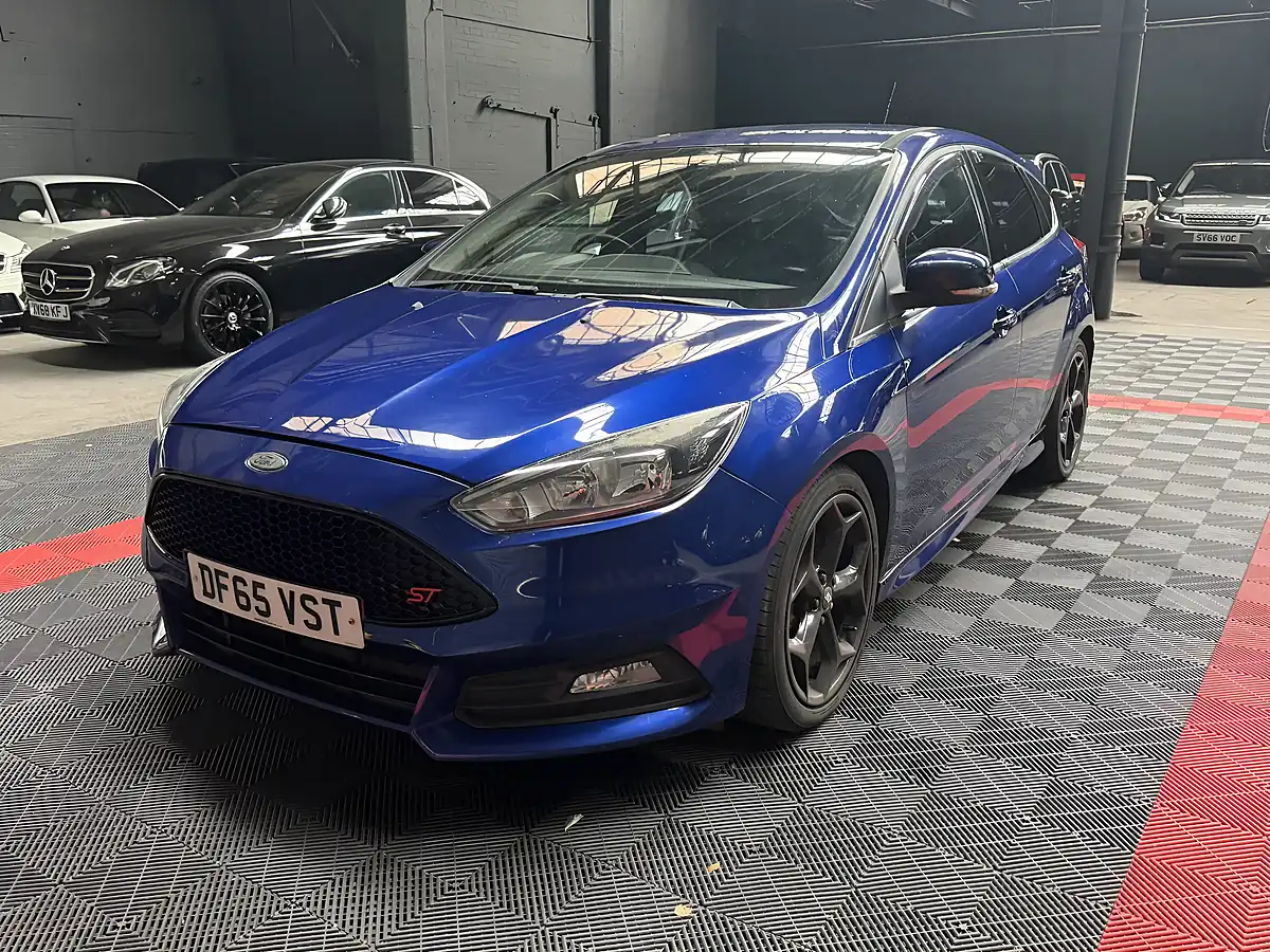 Used 2015 Ford Focus ST-2 Blue - Interior and Exterior details 7