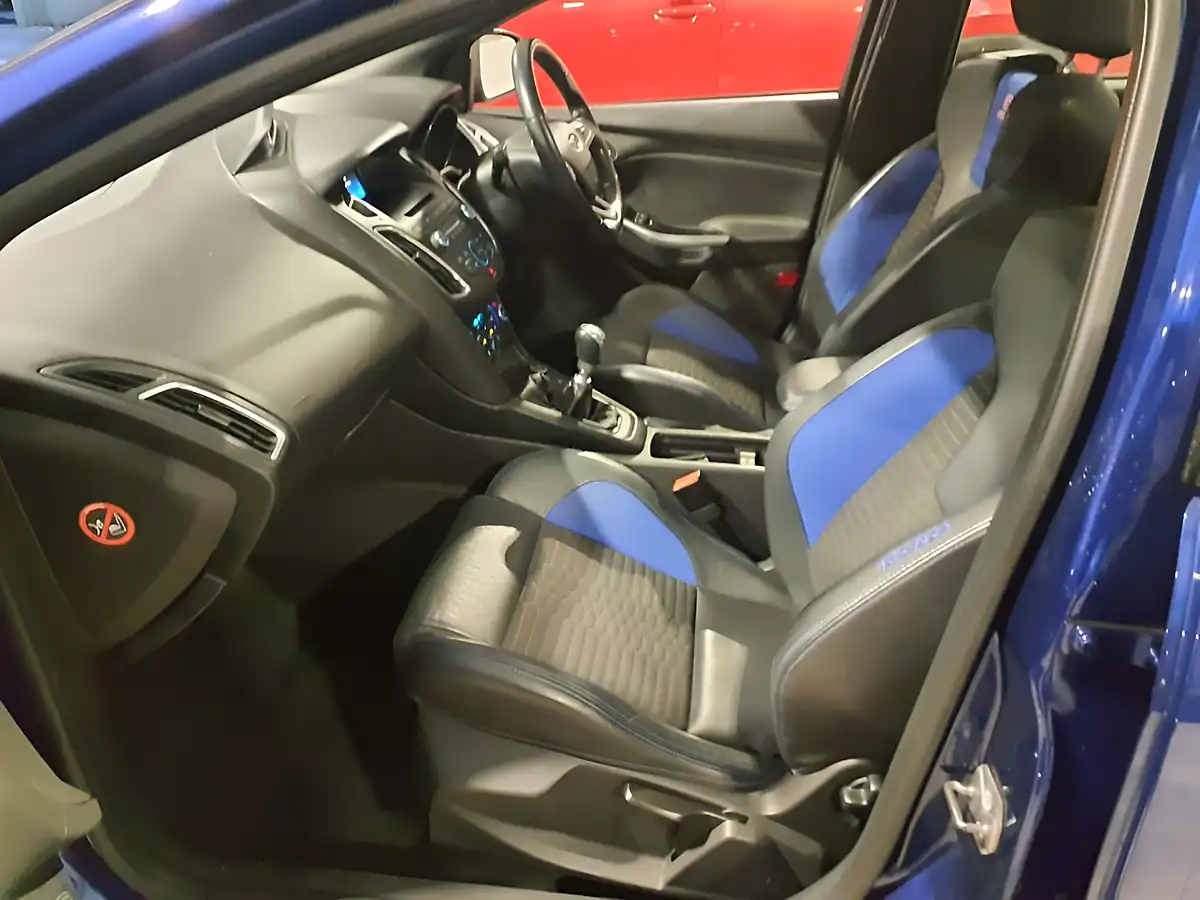 Used 2015 Ford Focus ST-2 Blue - Interior and Exterior details 15