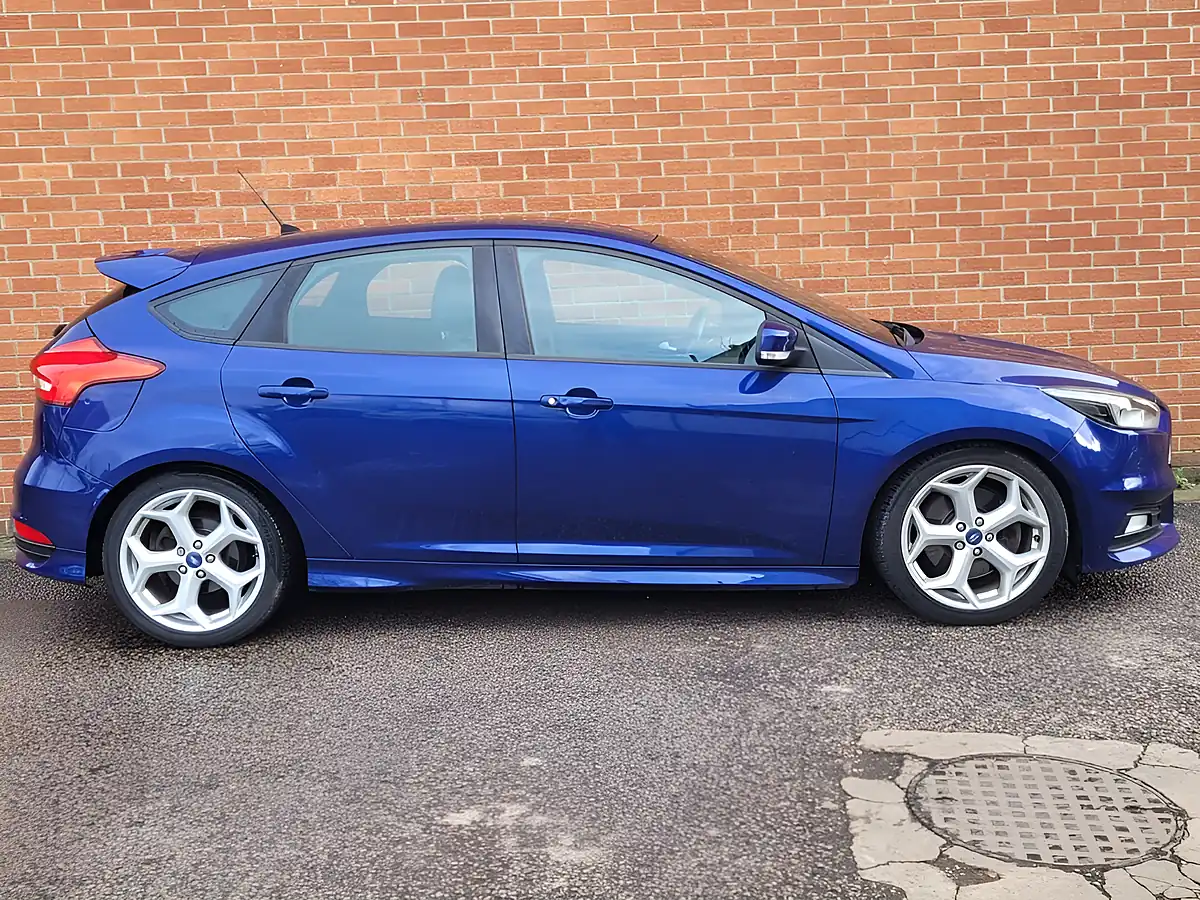 Used 2015 Ford Focus ST-2 Blue - Interior and Exterior details 7