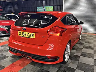 Used 2015 Ford Focus ST-2 Red - Interior and Exterior details 11