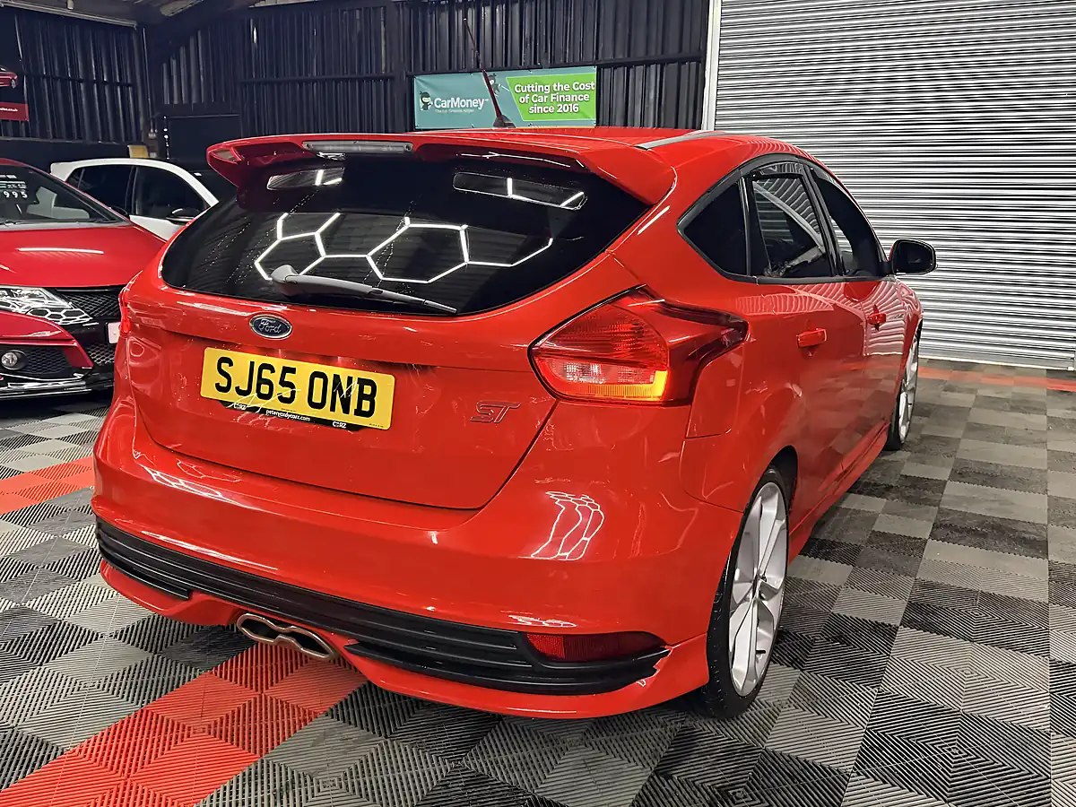 Used 2015 Ford Focus ST-2 Red - Interior and Exterior details 11