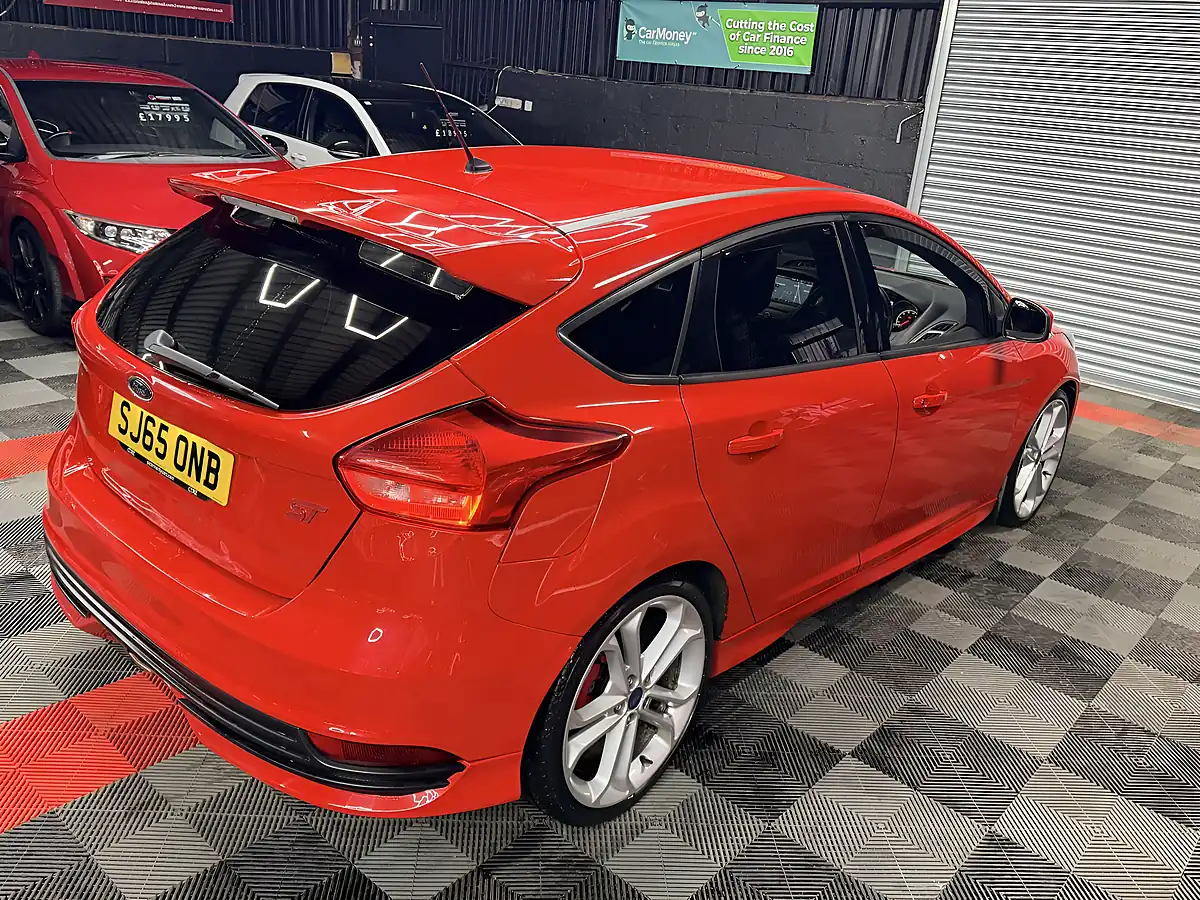 Used 2015 Ford Focus ST-2 Red - Interior and Exterior details 12